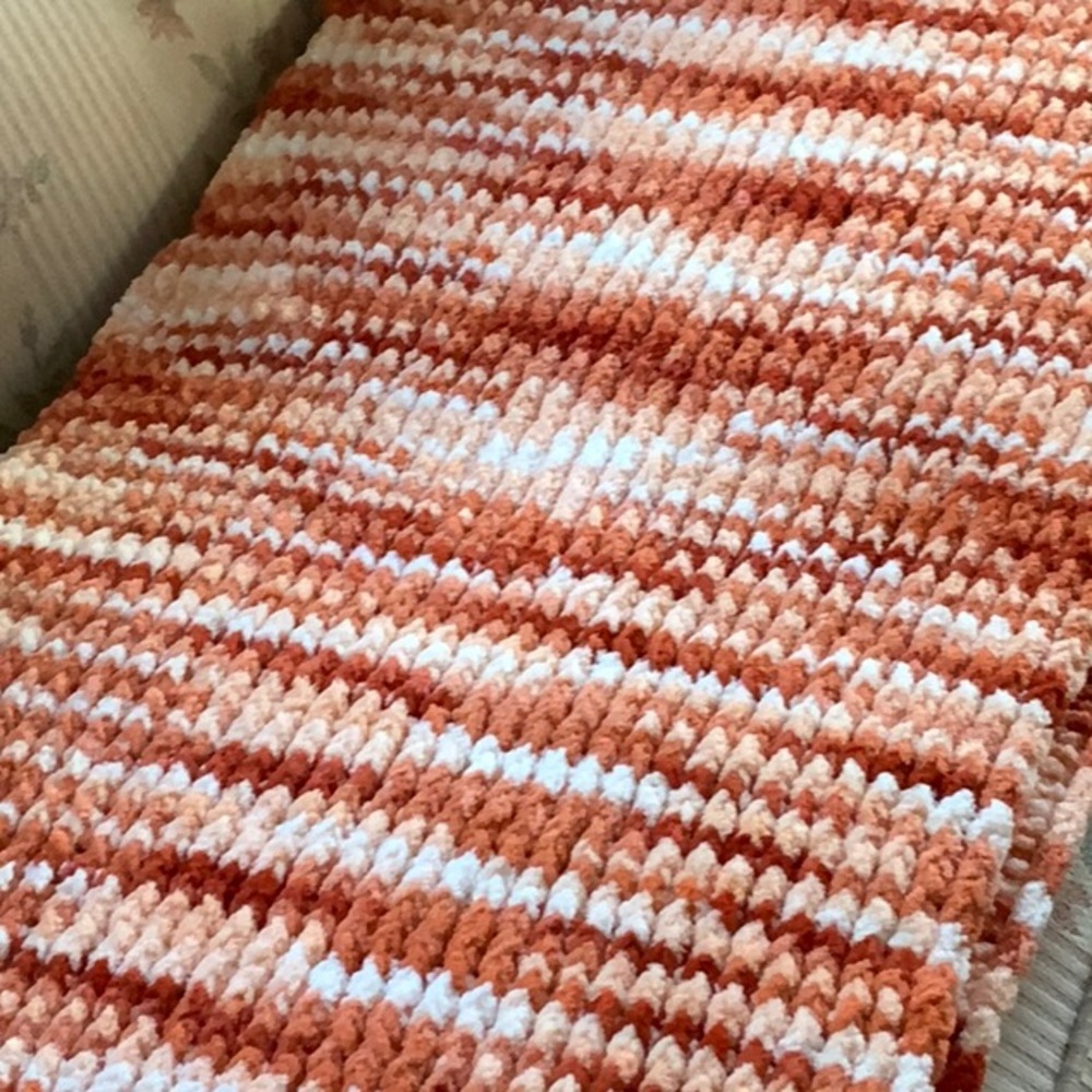 Loom knit handmade oranges whites blanket throw. 60 x 40. - Picture 4 of 4